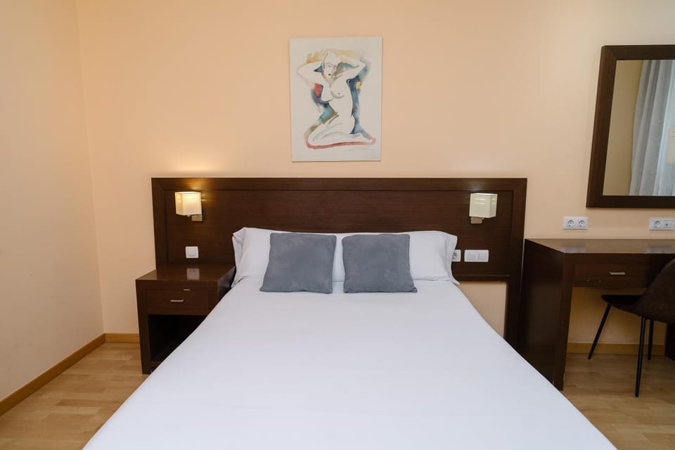 Bed, Photo of the whole room
