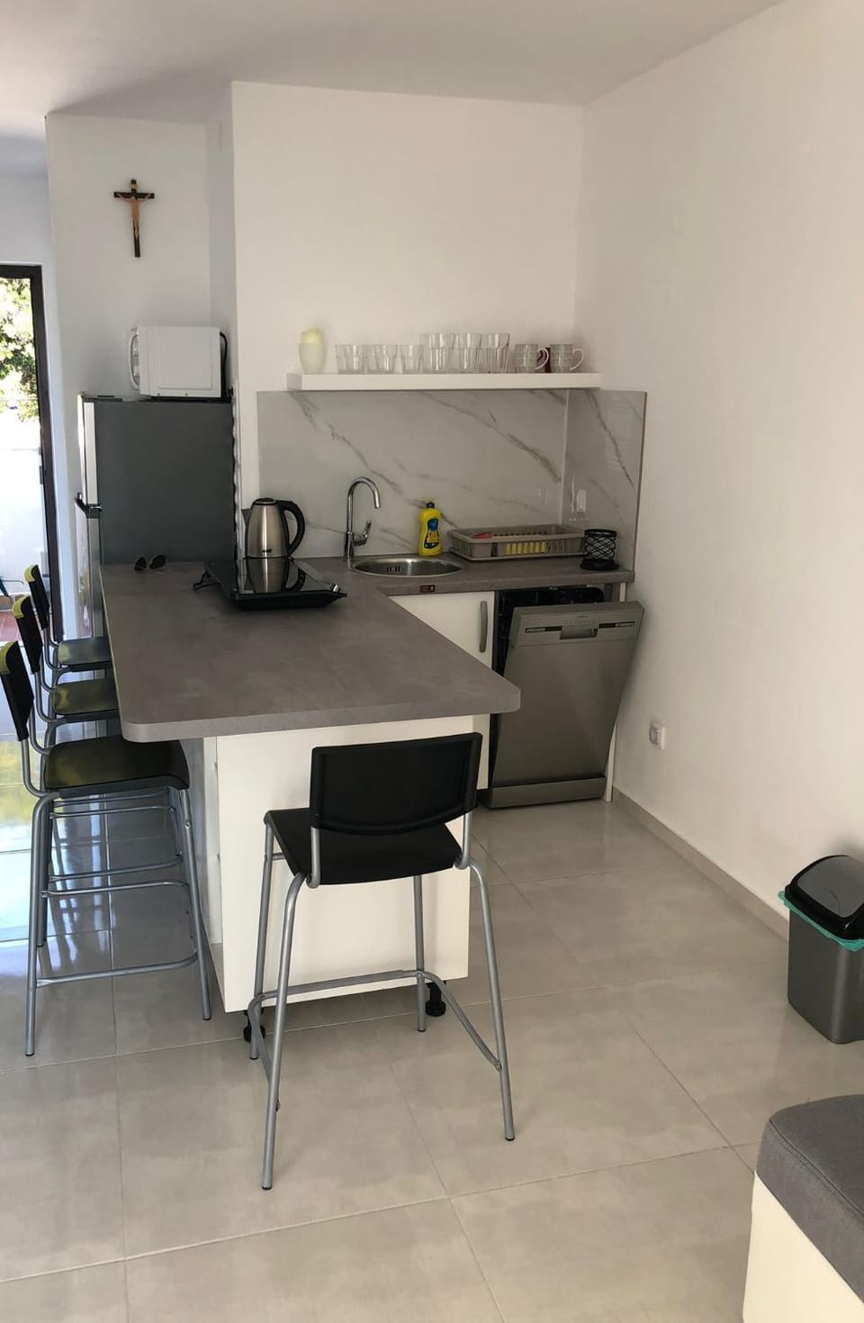 Kitchen or kitchenette, Dining area