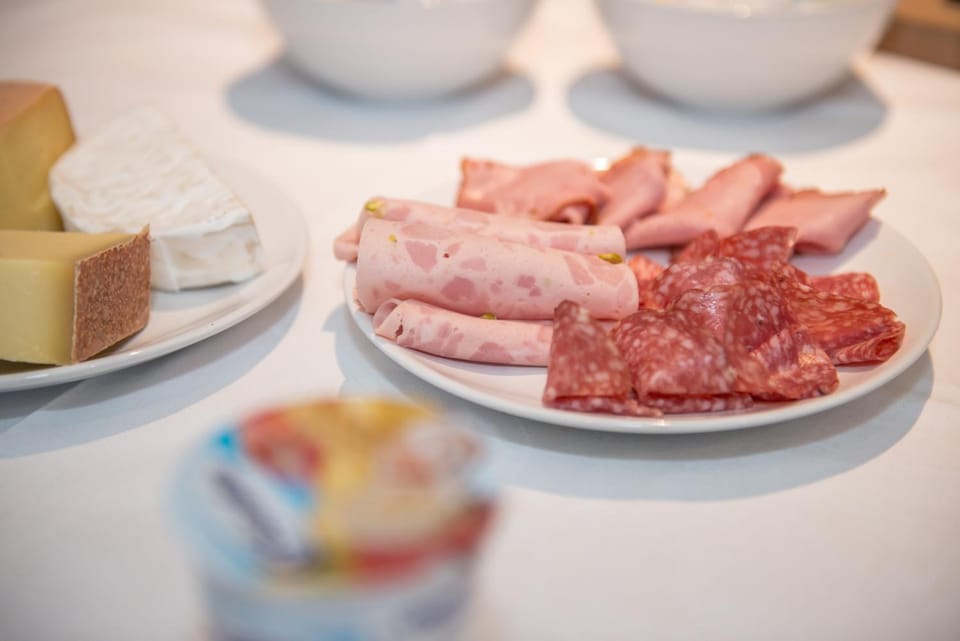 Continental breakfast, Buffet breakfast