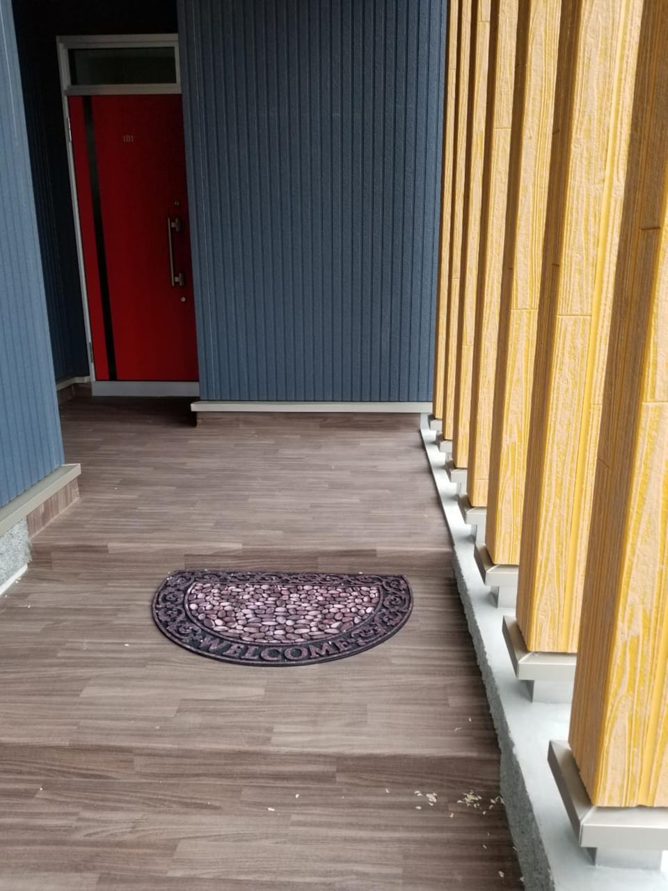 Facade/entrance
