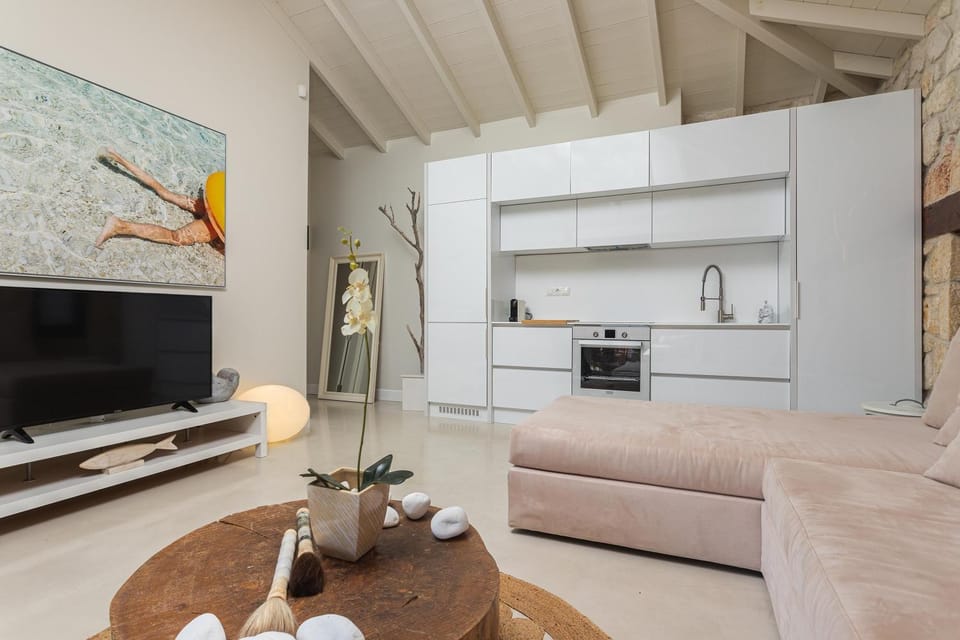 TV and multimedia, Kitchen or kitchenette, Living room, pet friendly