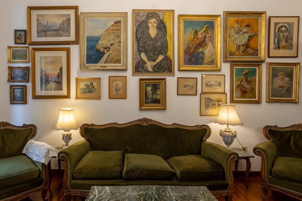 Living room, Decorative detail, Seating area