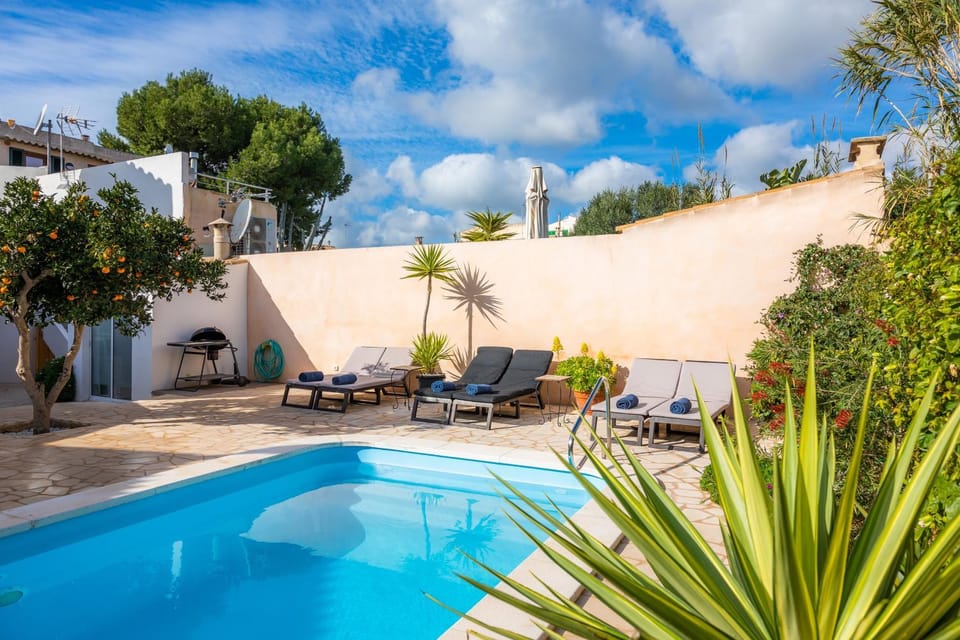 Property building, Swimming pool