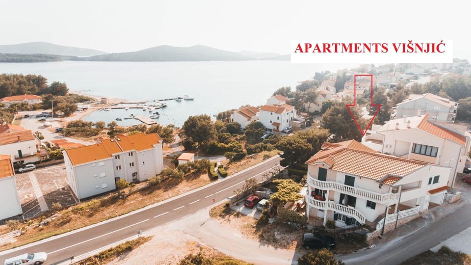 Property building, Facade/entrance, Natural landscape, Bird's eye view