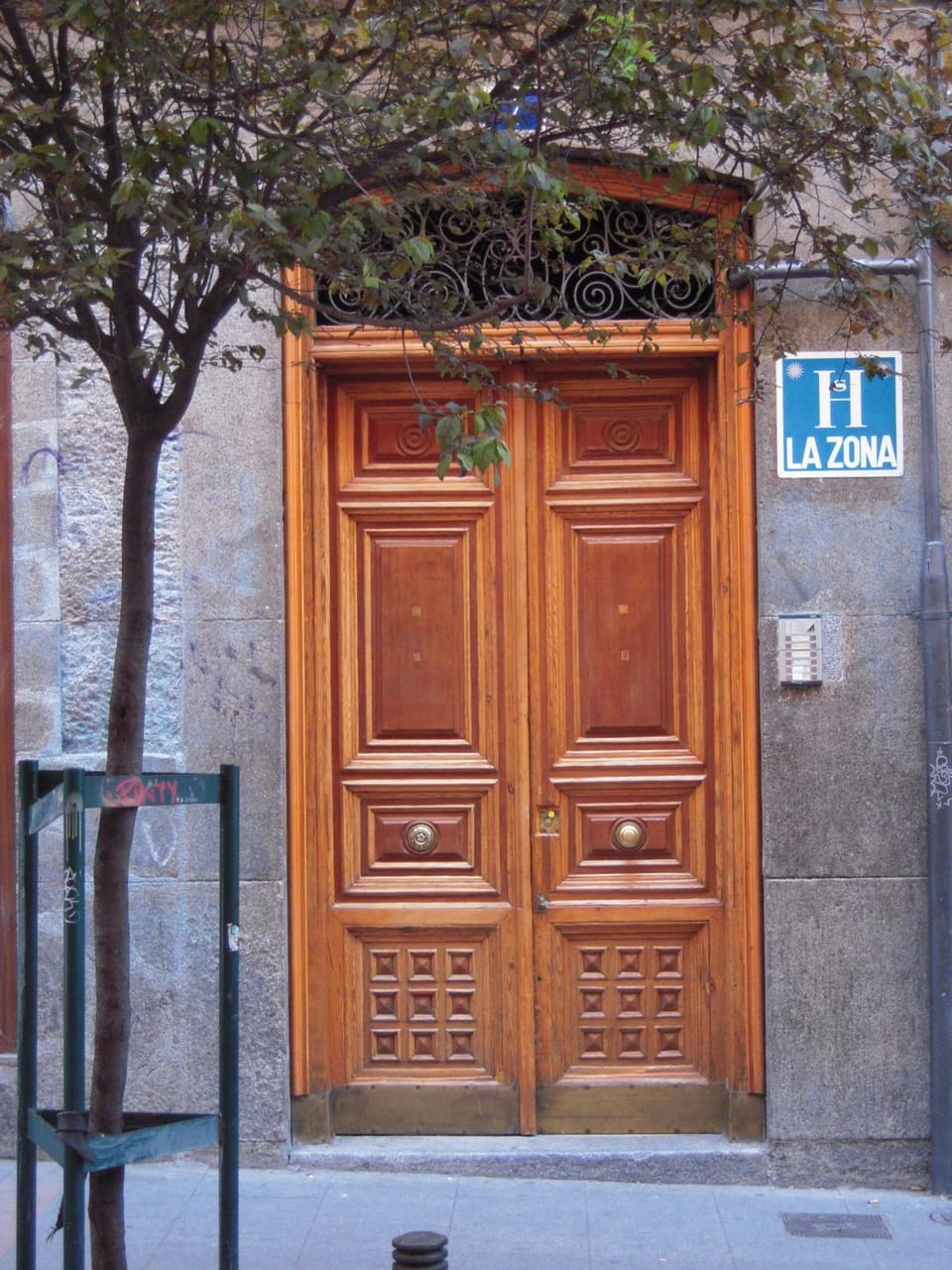 Facade/entrance