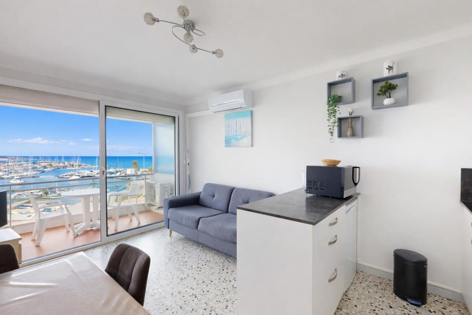 TRIDENT - T2 avec vue sur la marina et à deux pas de la plage Apartment in Canet-en-Roussillon