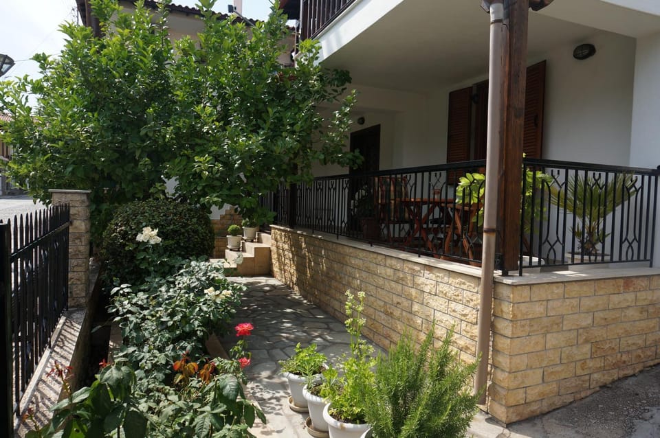 Property building, Balcony/Terrace