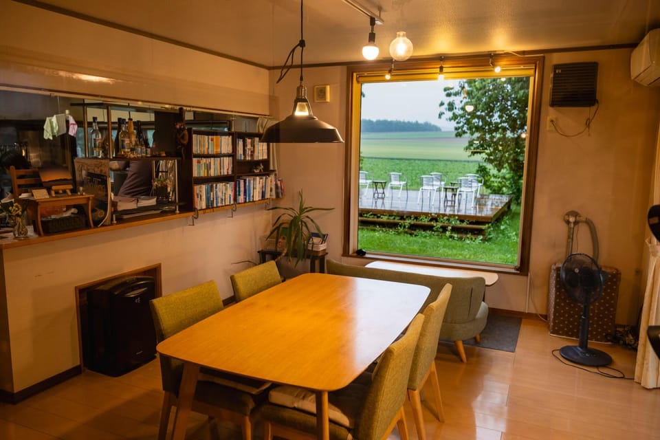 Natural landscape, Kitchen or kitchenette, Living room, Dining area, Mountain view