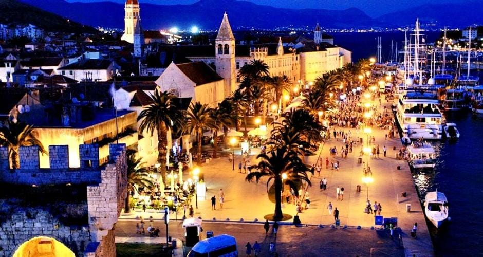 Nearby landmark, Restaurant/places to eat, Activities, Area and facilities, Entertainment, Entertainment