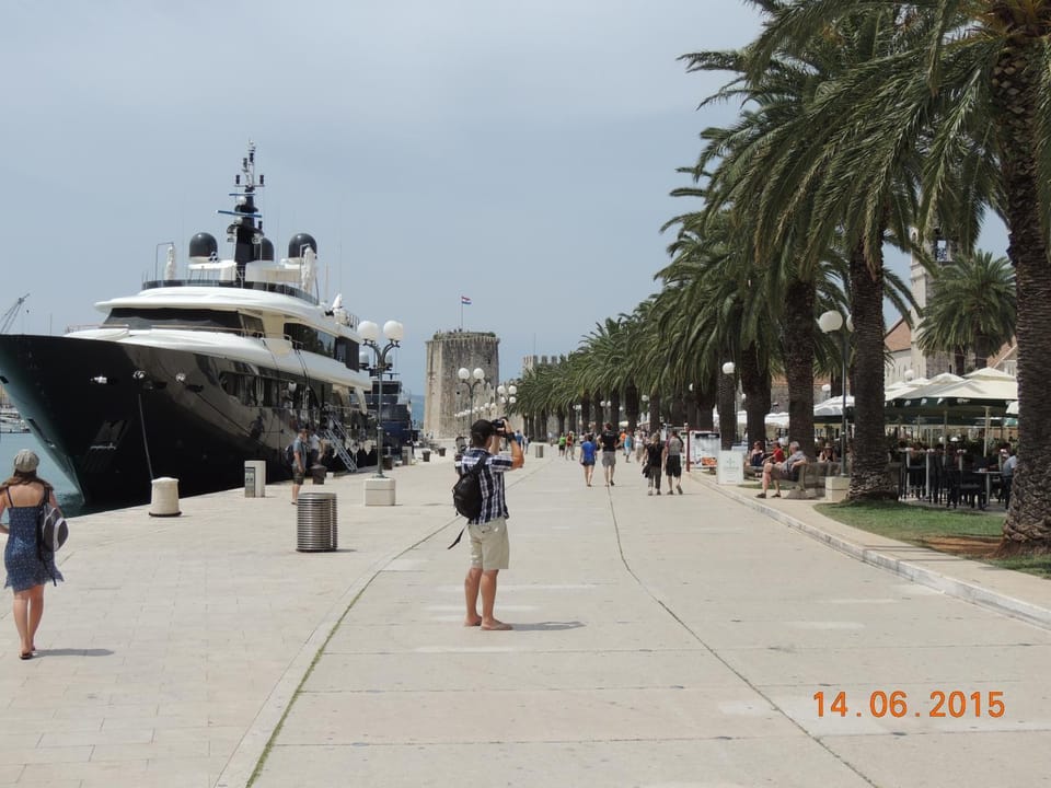 Nearby landmark, Restaurant/places to eat, Area and facilities