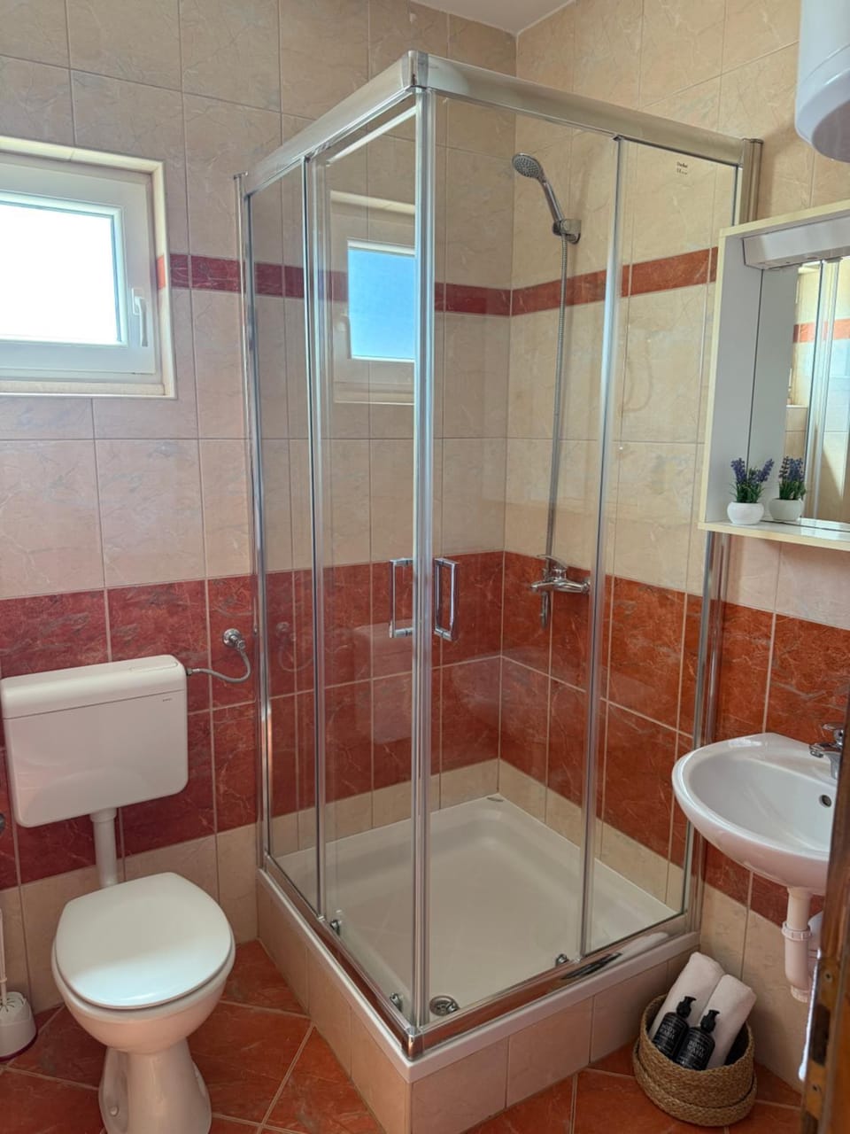 Shower, Bathroom, bidet, towels