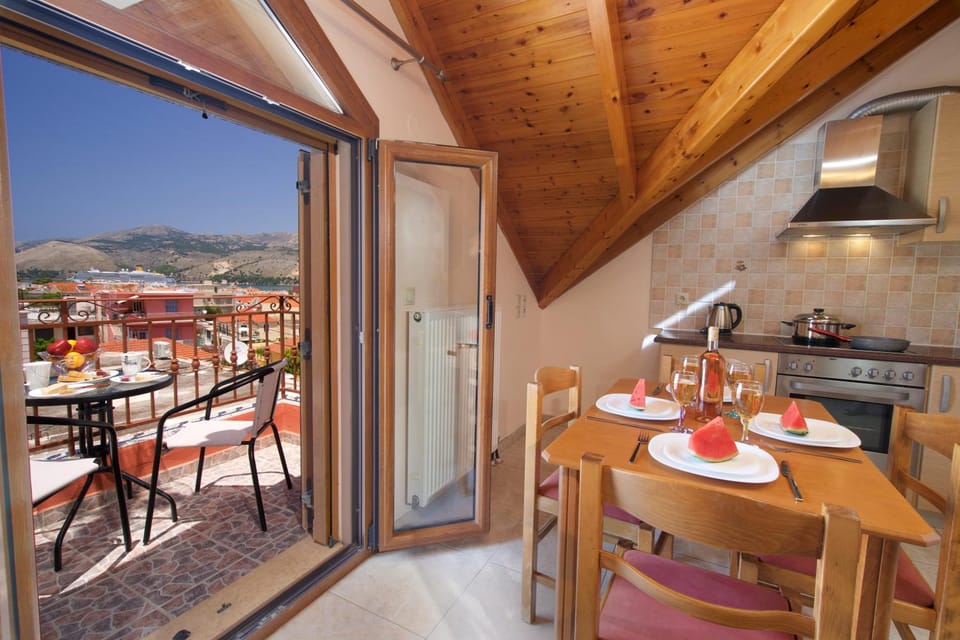 Balcony/Terrace, Dining area