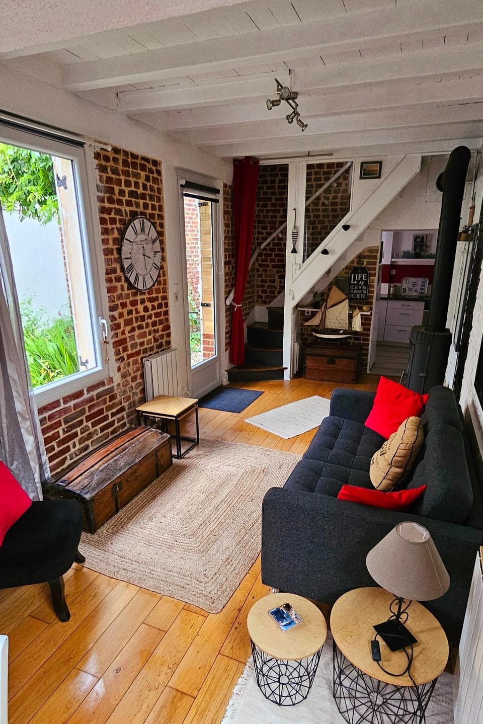 Living room, fireplace