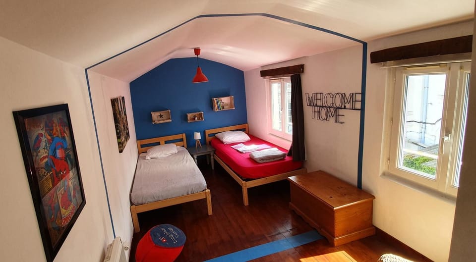 Bed, Photo of the whole room, Bedroom