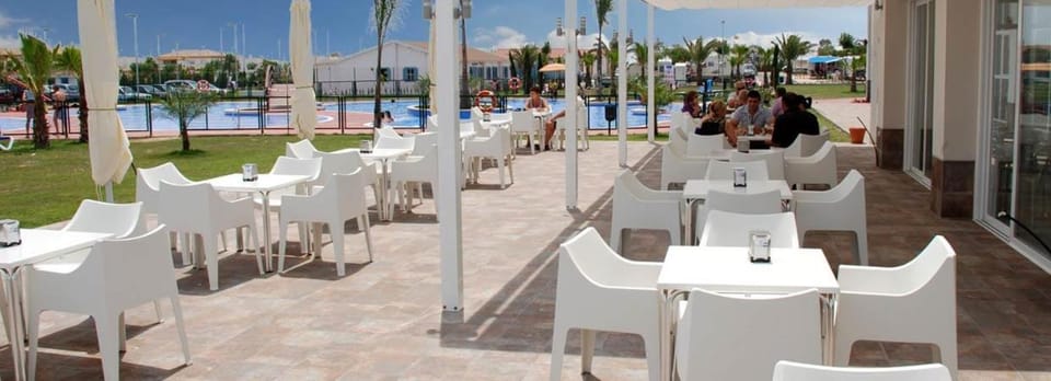 Restaurant/places to eat, Food and drinks