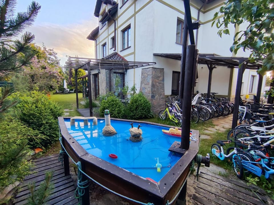 Property building, Patio, Activities, Garden, Balcony/Terrace, Cycling, Area and facilities, Entertainment
