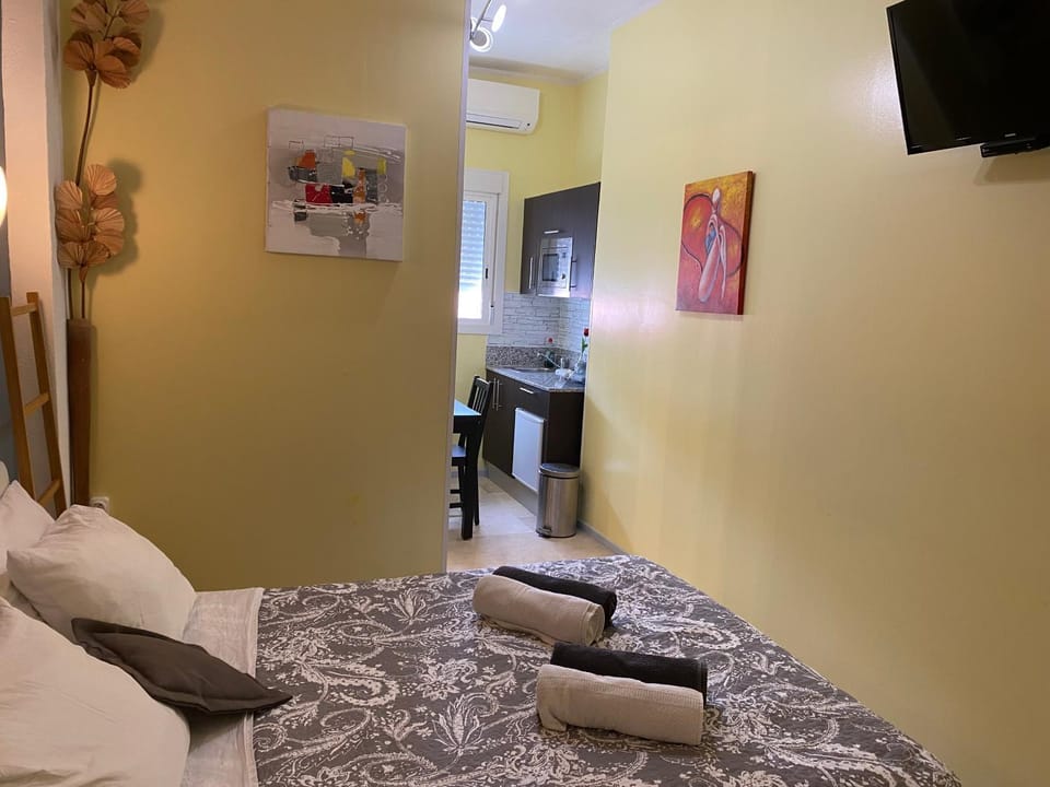 Bed, Photo of the whole room