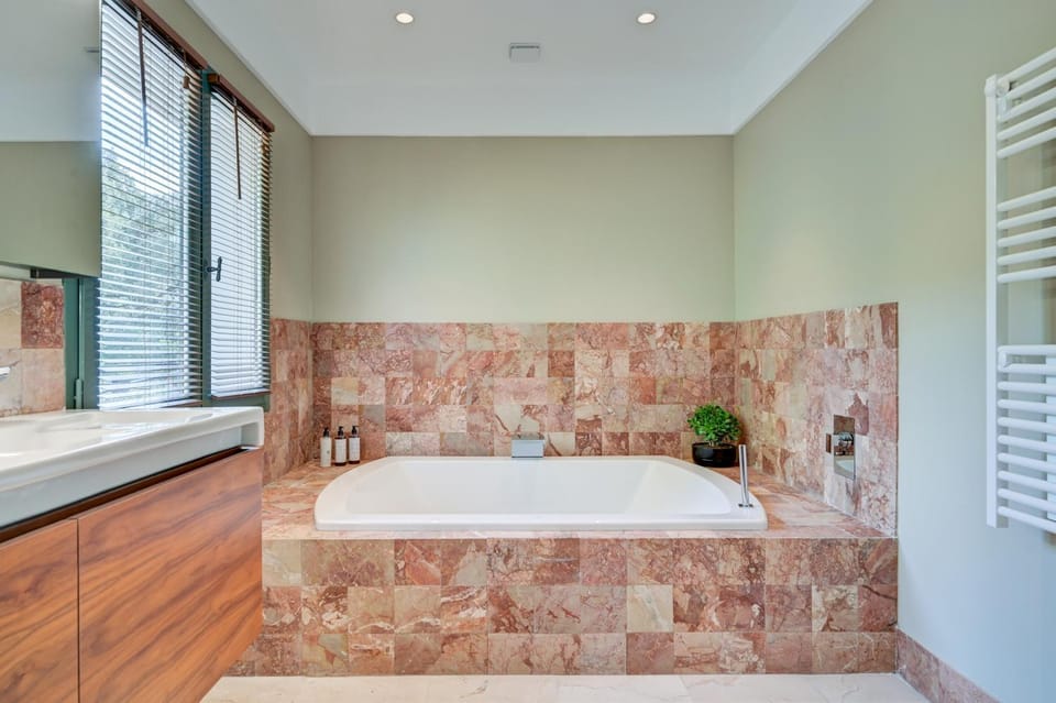 Bathroom, Bath