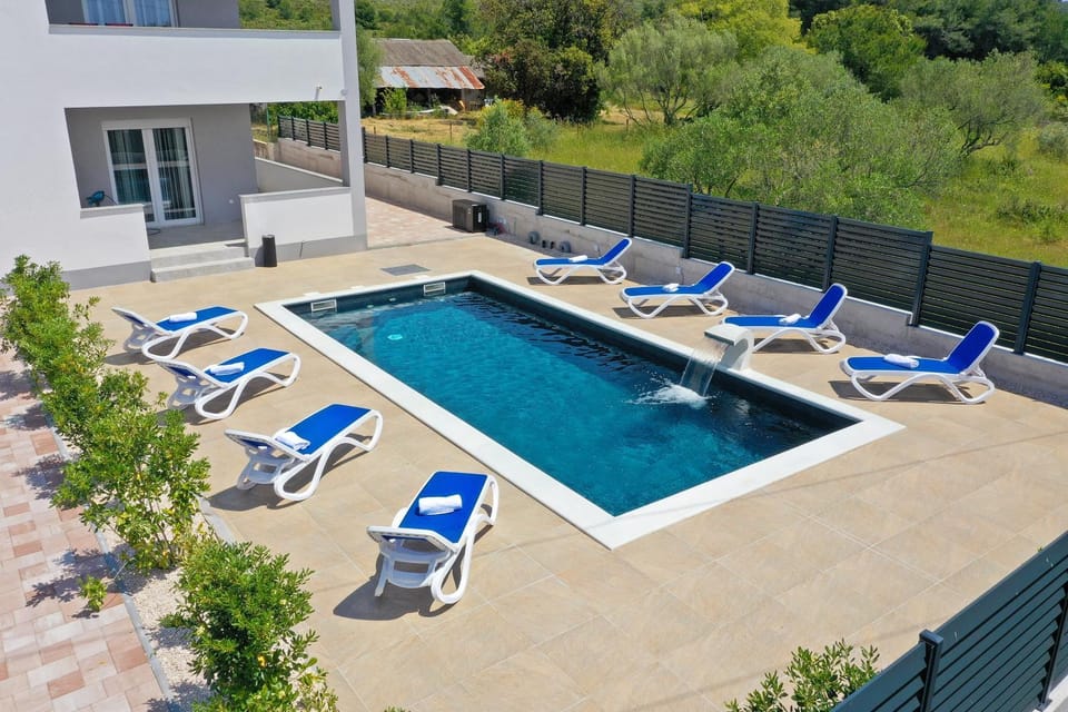 Pool view, Swimming pool