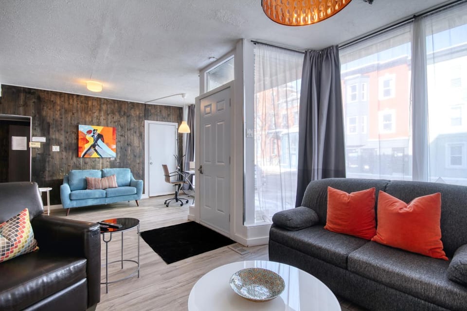 Loft de l'Antiquaire by Hébergements DCL Apartment in Quebec City