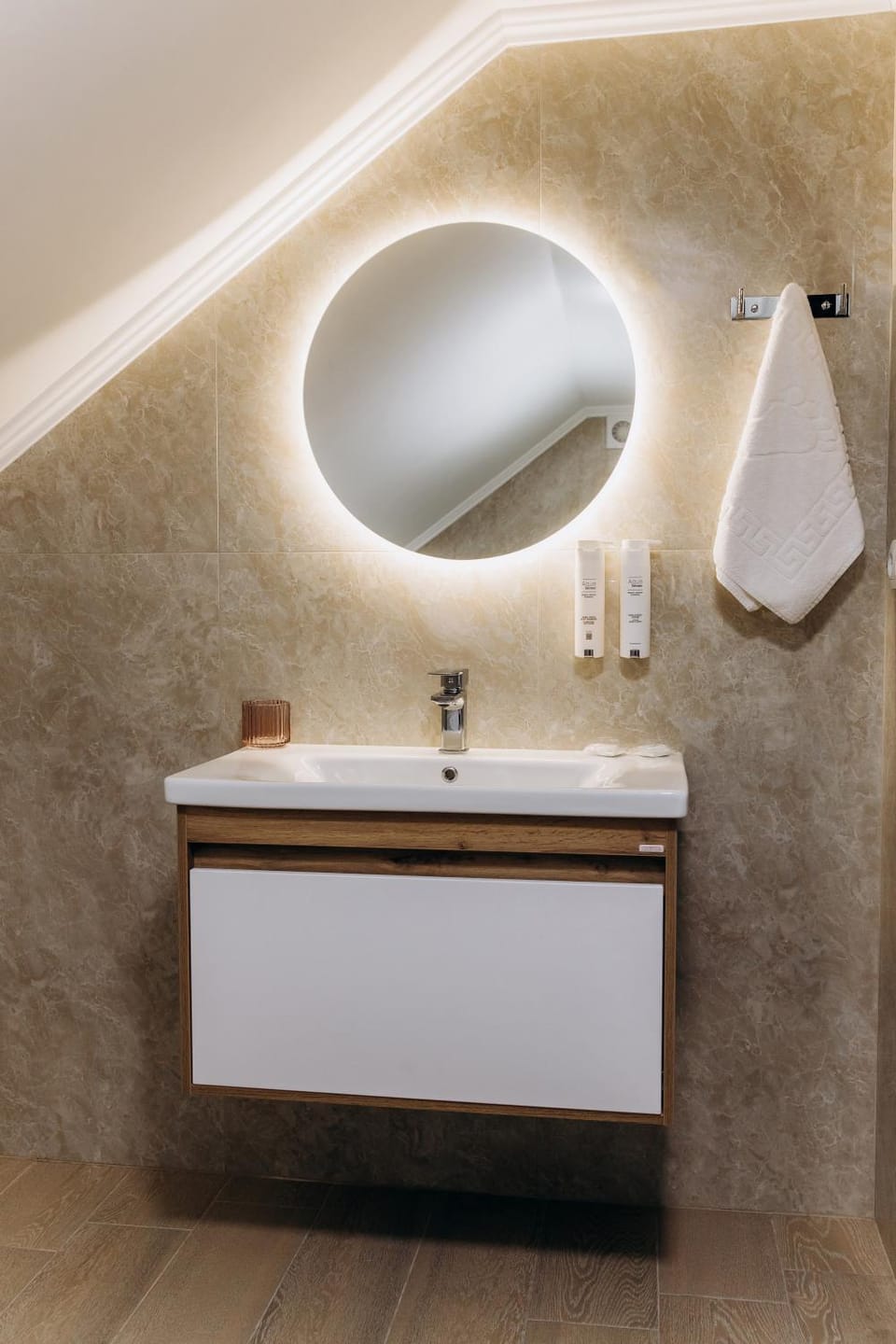Bathroom, Business facilities, Area and facilities