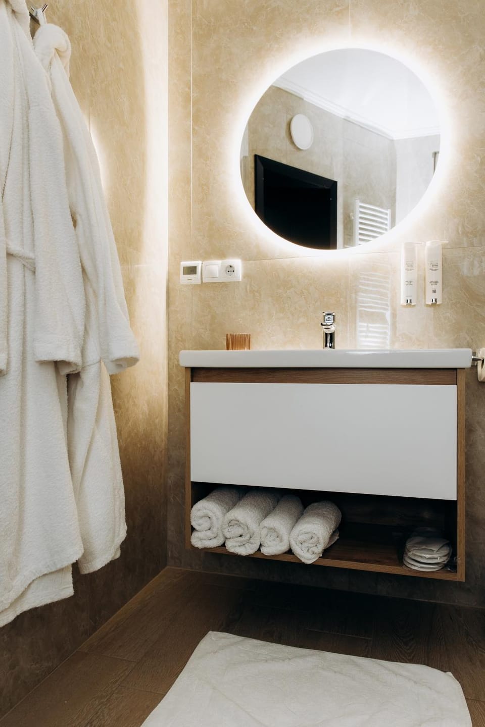 Shower, Other, heating, towels