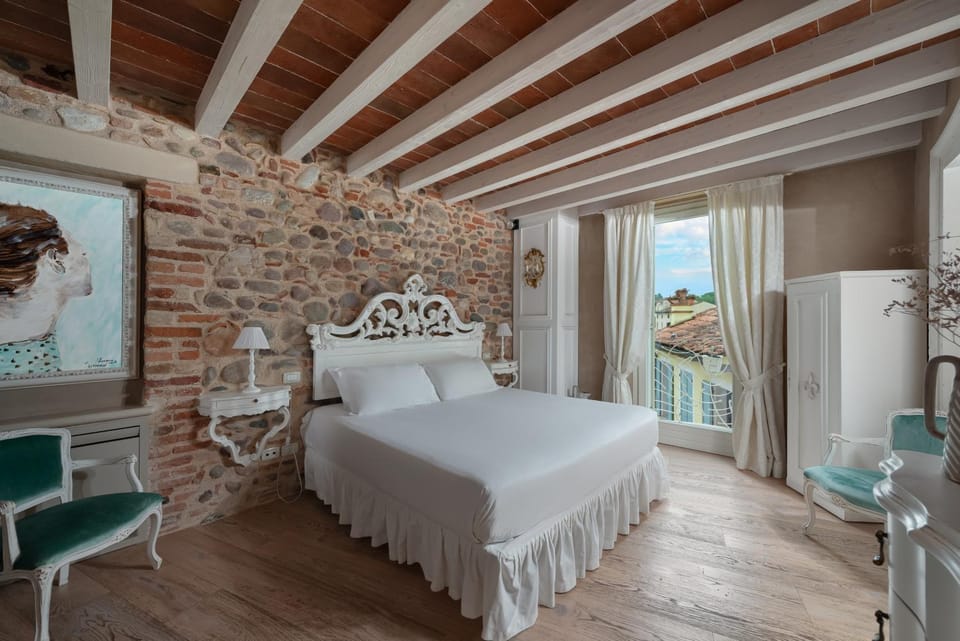 Regia Rosetta - Royal Rooms Borghetto Bed and Breakfast in Province of Brescia