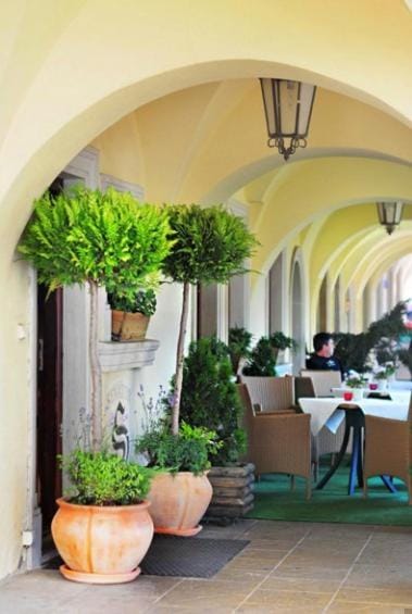 Day, Balcony/Terrace, Decorative detail