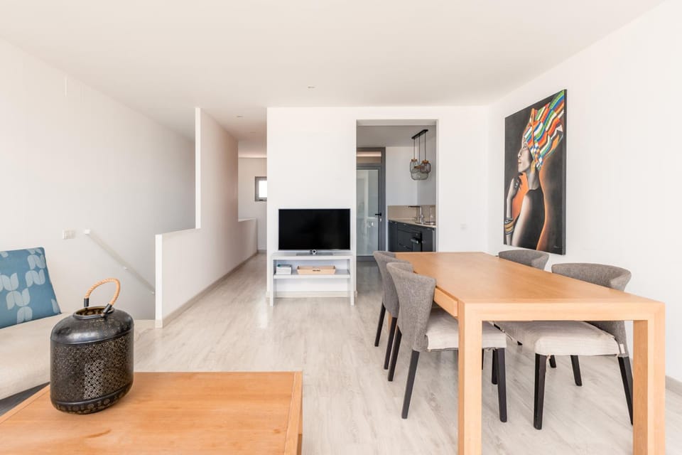 Communal lounge/ TV room, Dining area