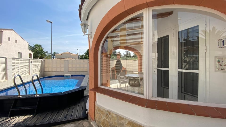 Off site, Balcony/Terrace, Swimming pool