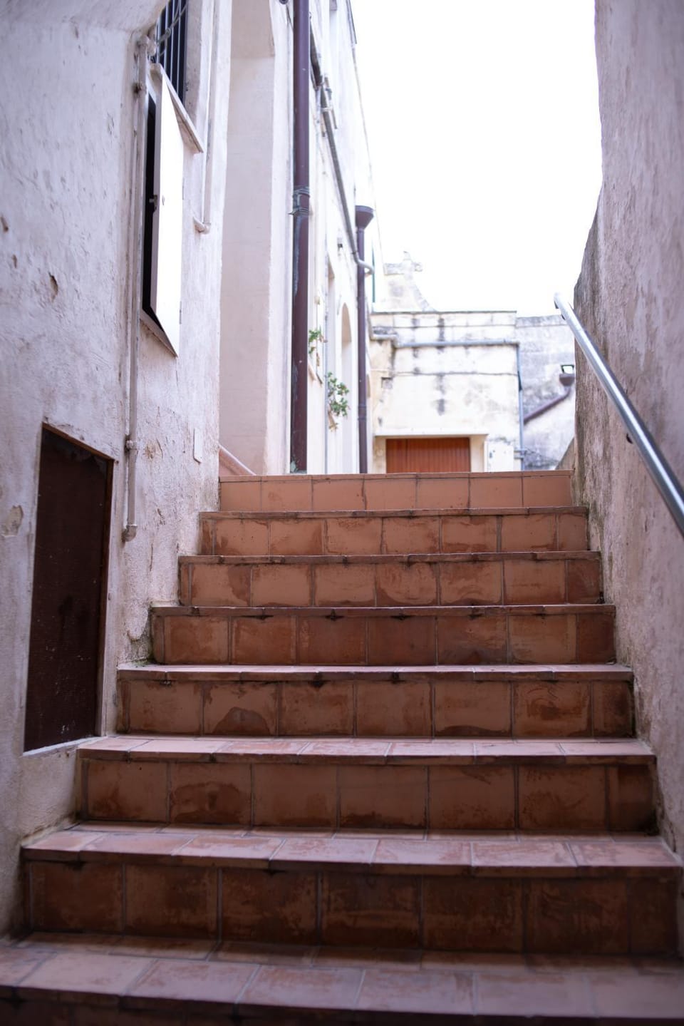 Facade/entrance, Neighbourhood