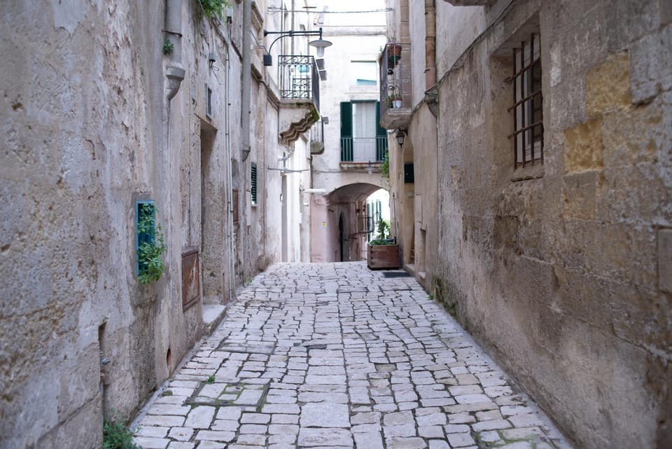 Neighbourhood, Street view