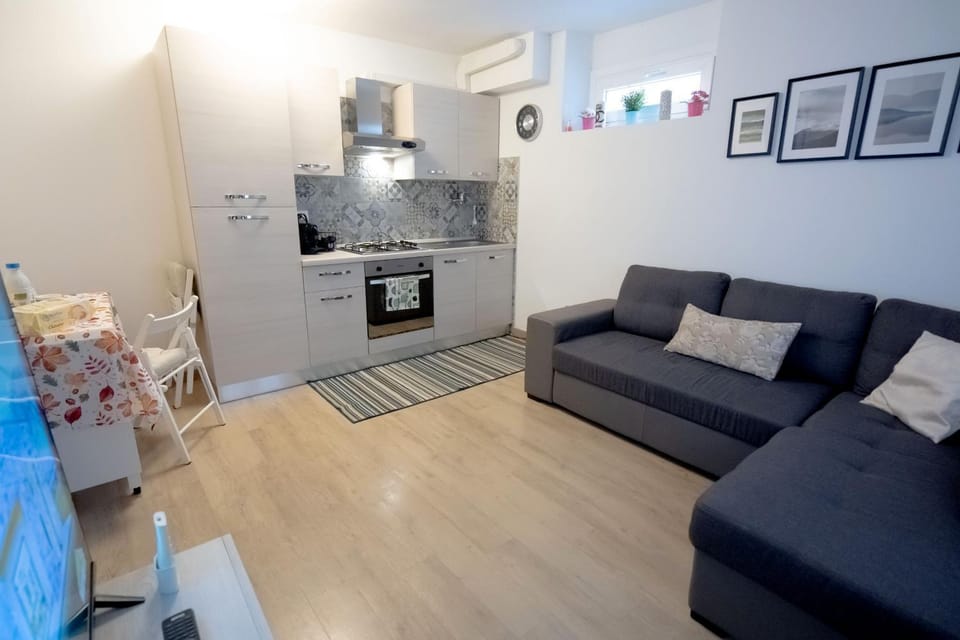 Property building, Kitchen or kitchenette, kitchen