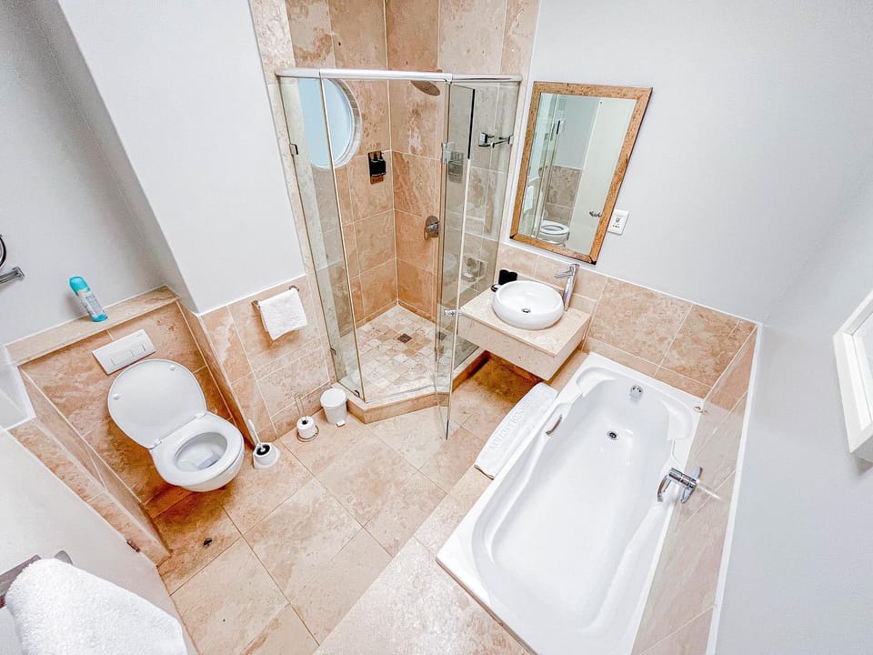 Shower, Toilet, Bathroom, Bath
