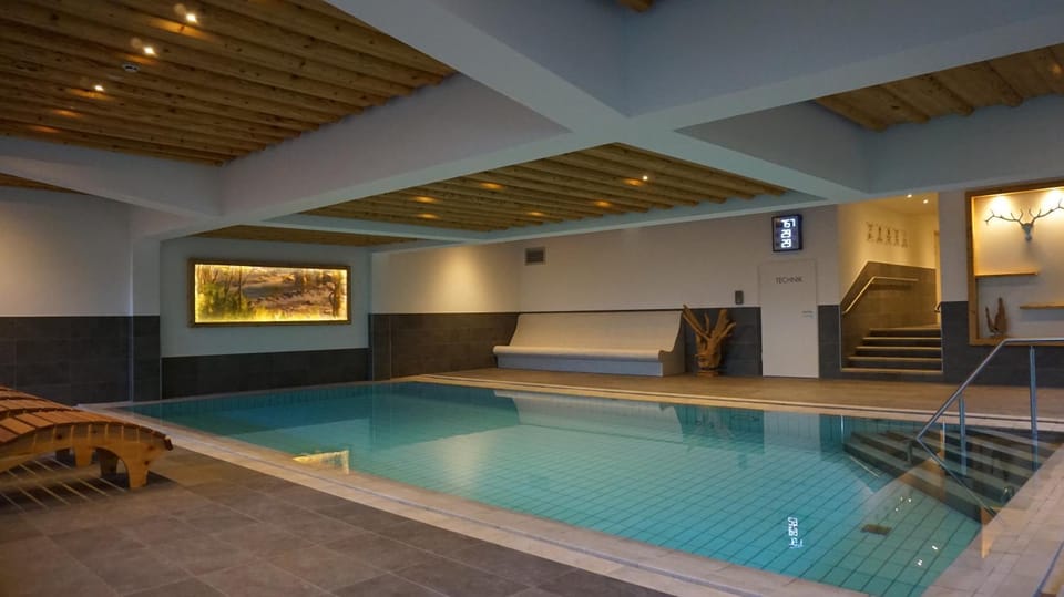 Swimming pool, Swimming pool