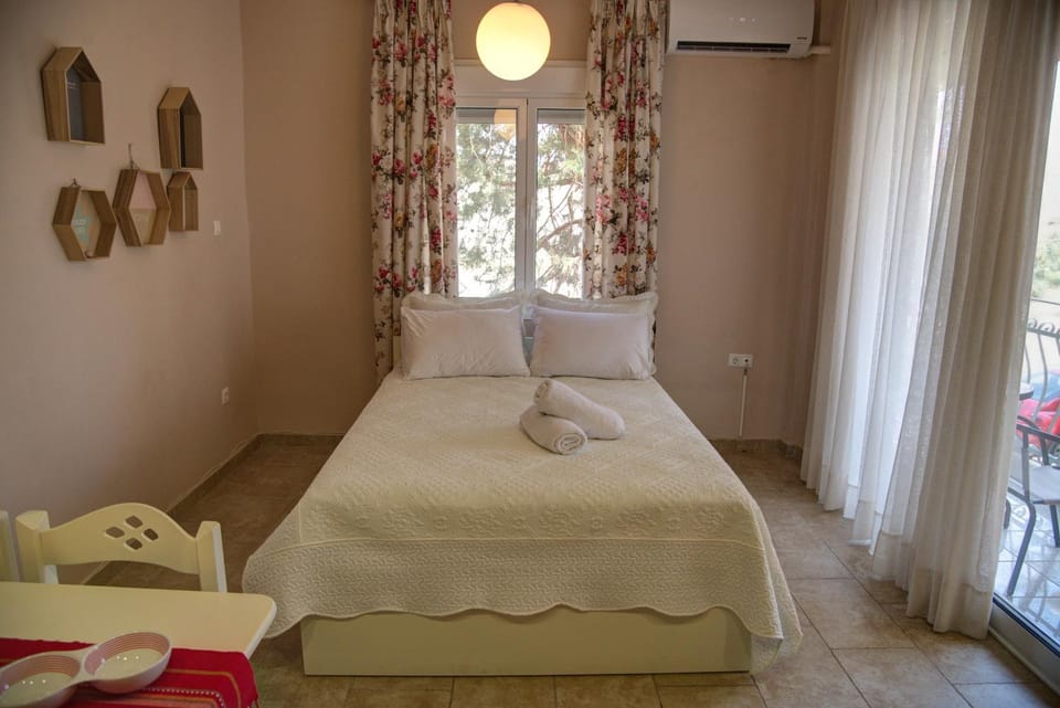 Seaside Studio Apartment in Nea Peramos
