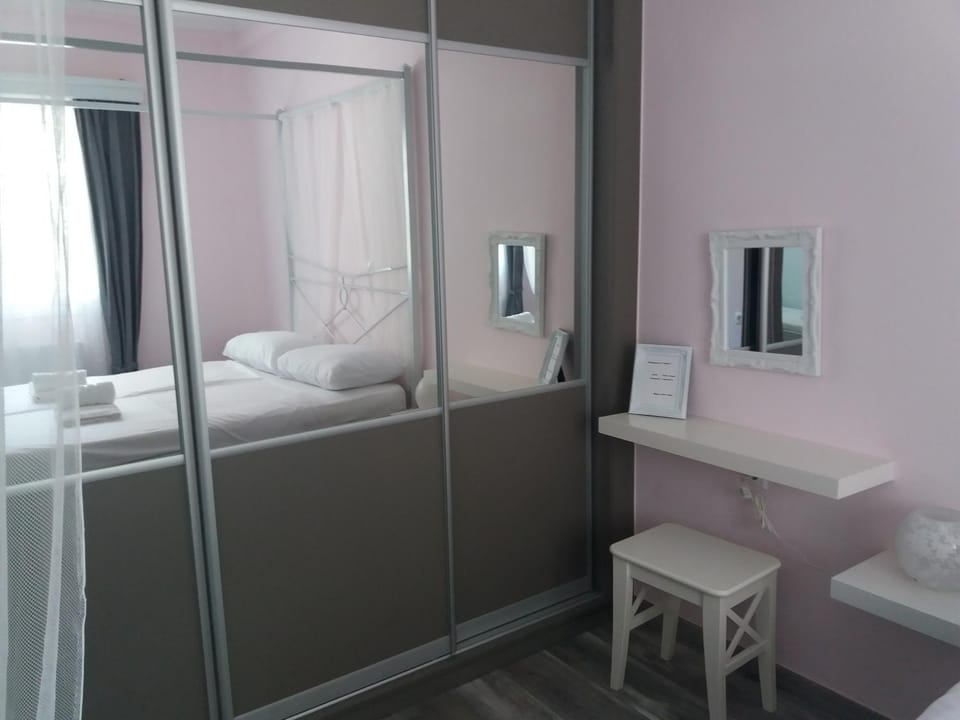 "ΙωΚαρ" Apartment in Peloponnese, Western Greece and the Ionian