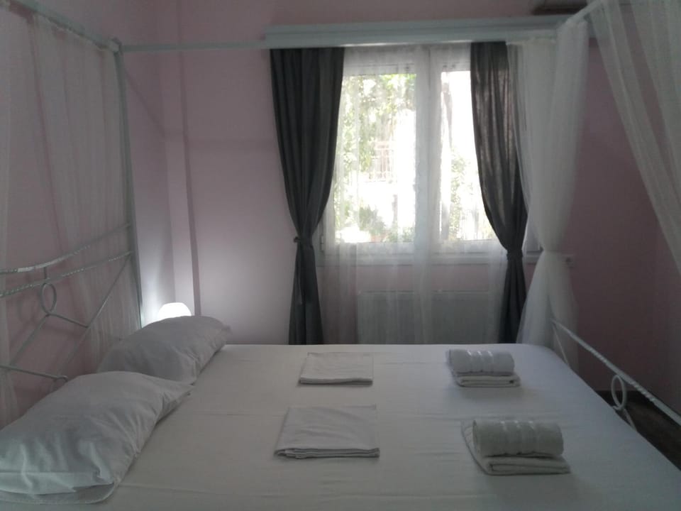 "ΙωΚαρ" Apartment in Peloponnese, Western Greece and the Ionian