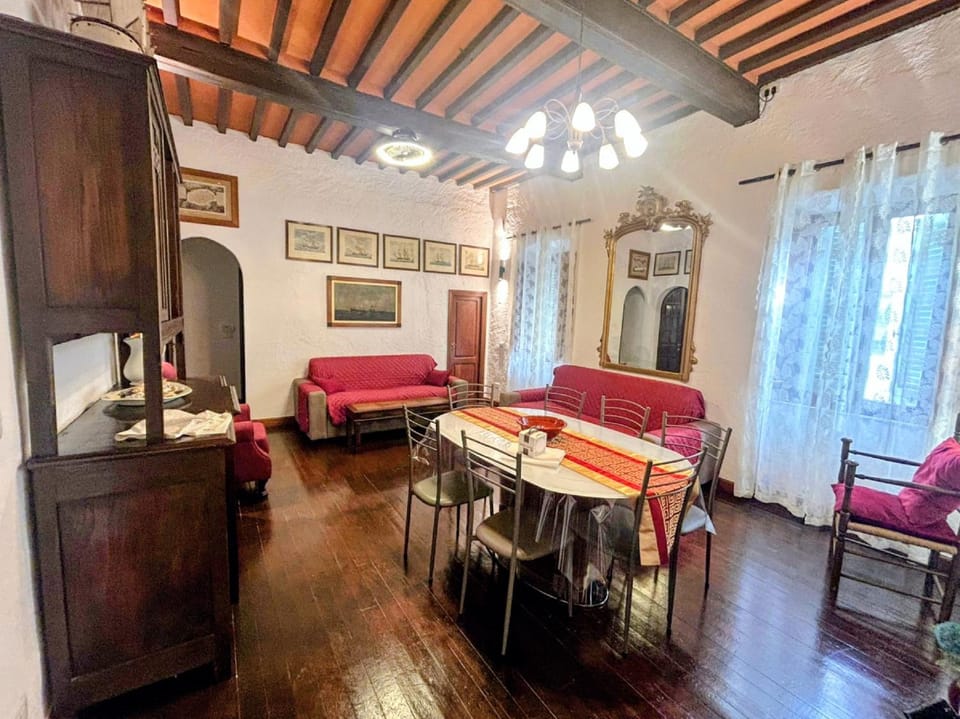 Lounge or bar, Dining area