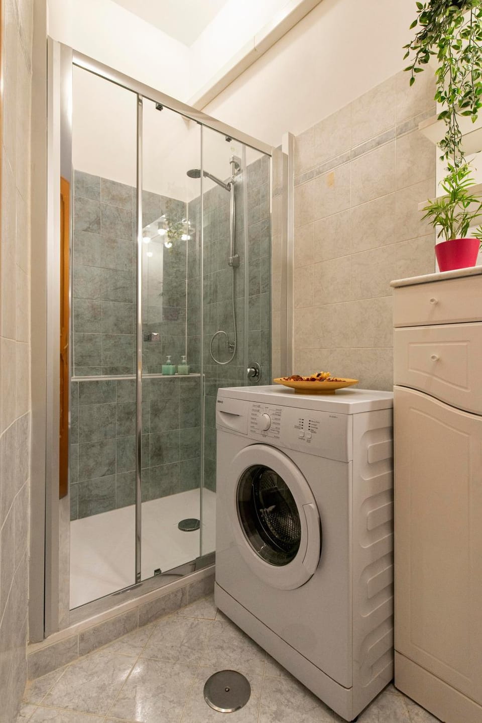 Bathroom, washing machine