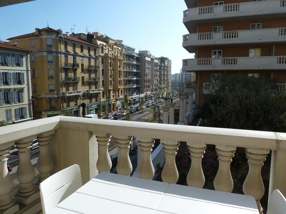 Balcony/Terrace, Street view