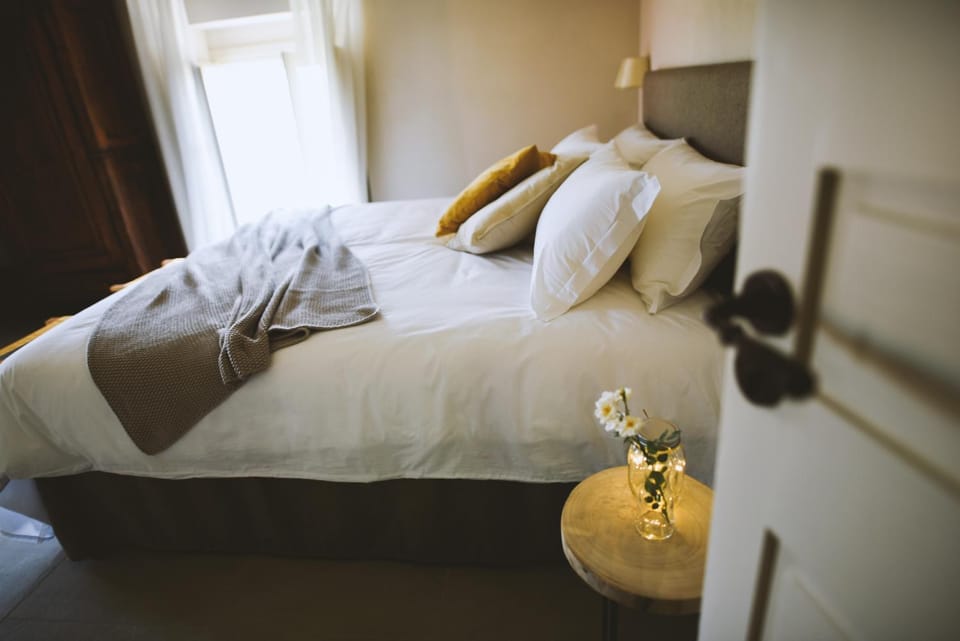 Photo of the whole room, Decorative detail, Bedroom, Garden view