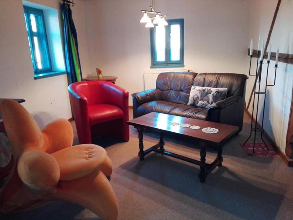 Photo of the whole room, Decorative detail, Seating area