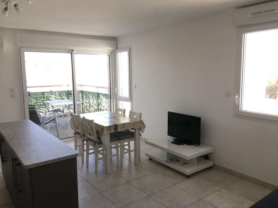 Patio, Dining area