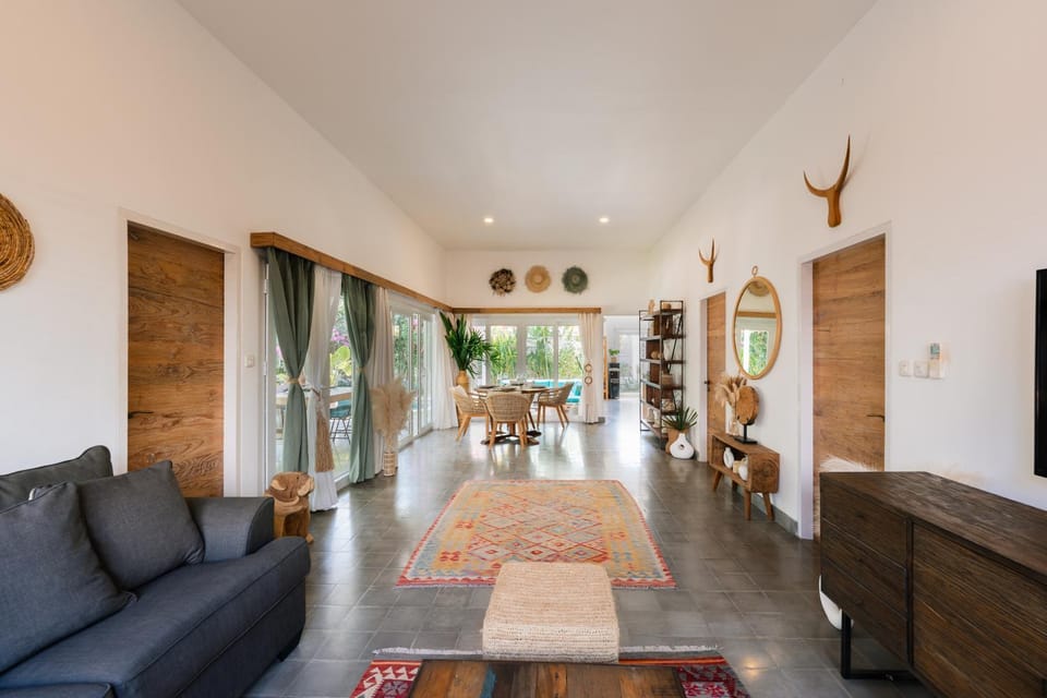 Communal lounge/ TV room, TV and multimedia, Living room, Dining area