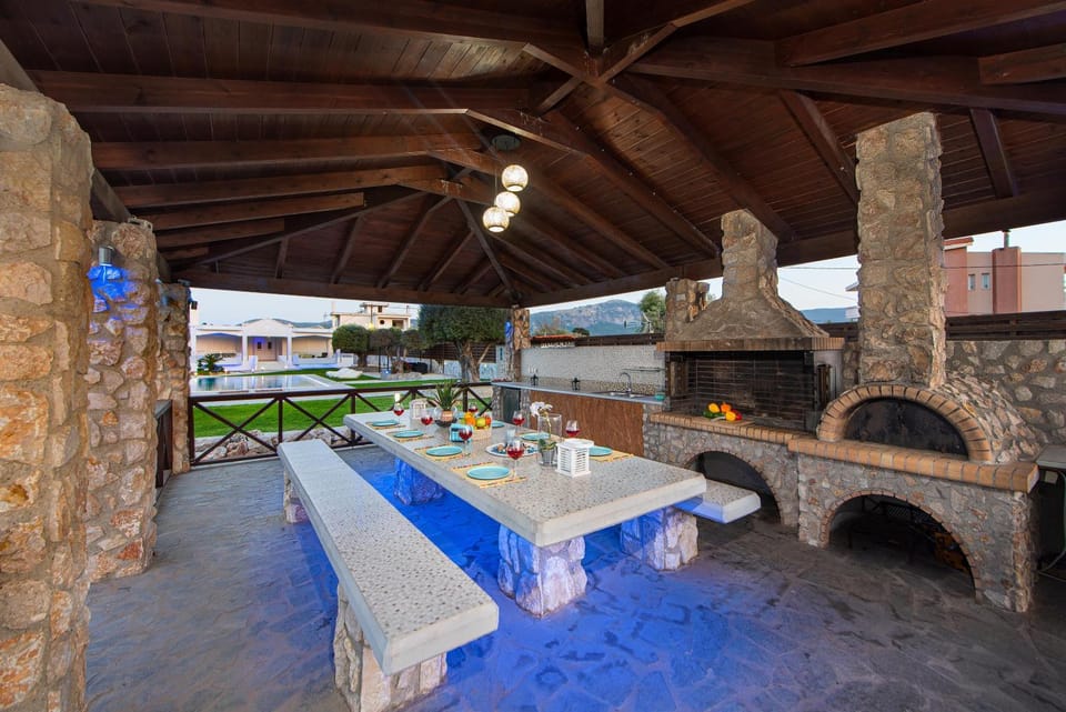 Patio, BBQ facilities, Seating area