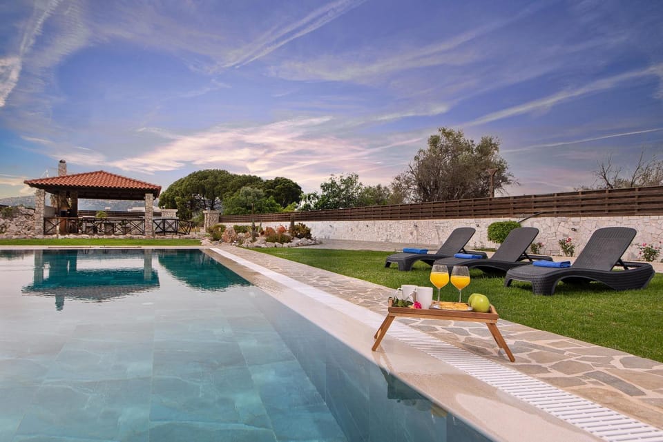Patio, Day, Swimming pool, sunbed