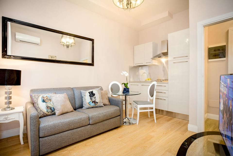 Kitchen or kitchenette, Living room, Dining area
