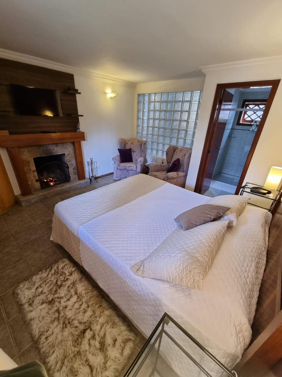 Bed, Photo of the whole room