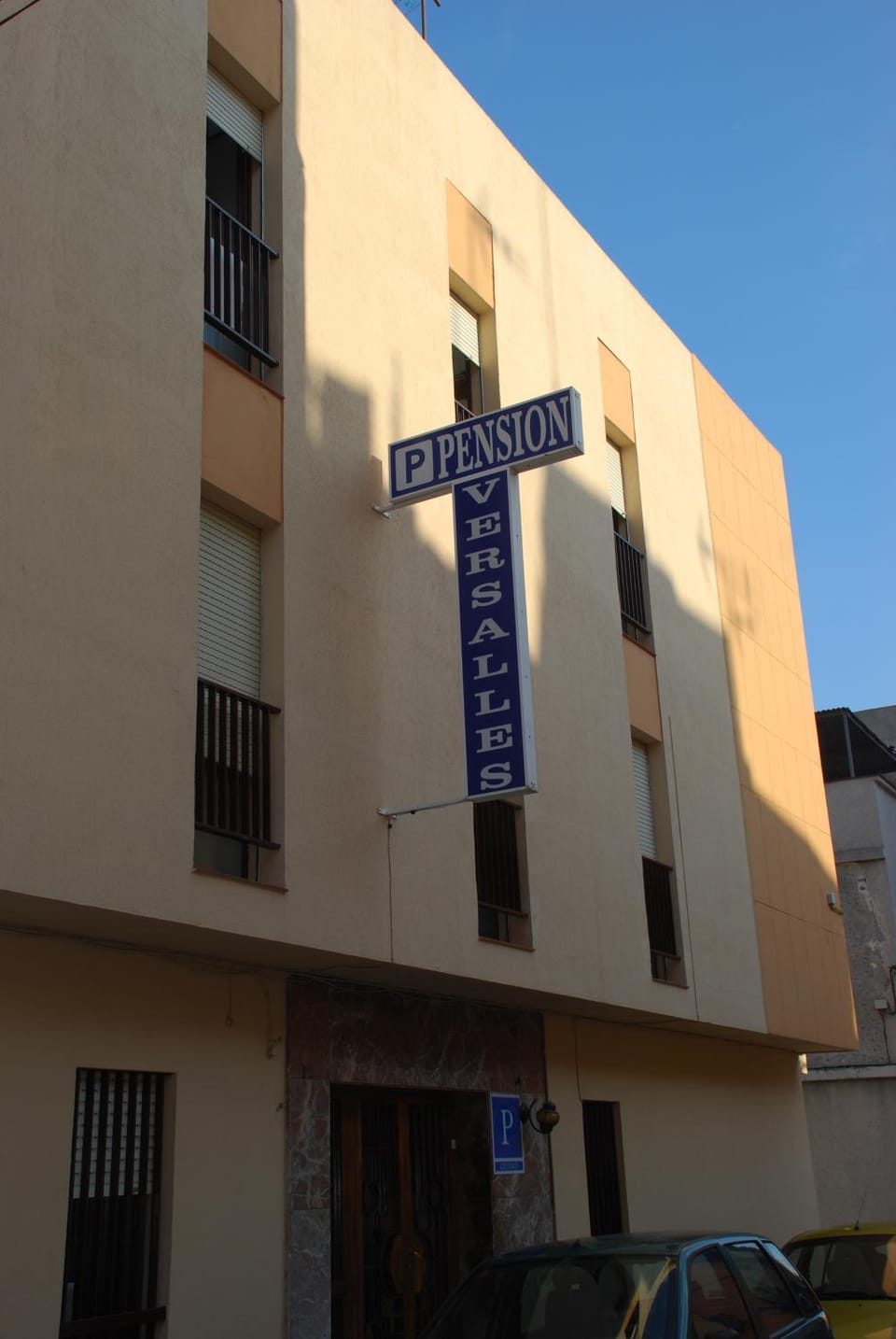 Facade/entrance